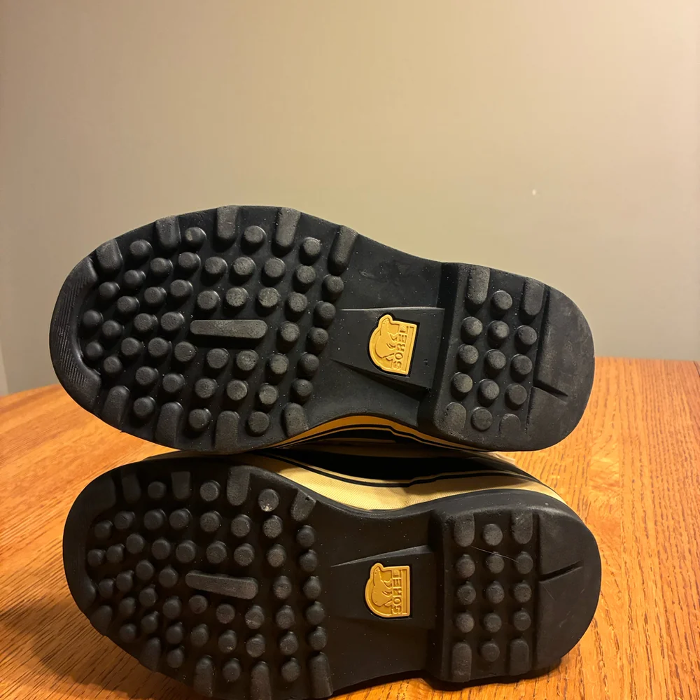 Sorel‎ Caribou Waterproof Winter Snow Boots Tan Black Kids Size 3 LY1000-281
